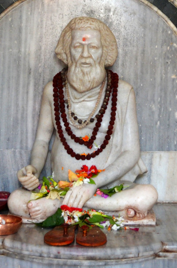 Bamakhepa Statue